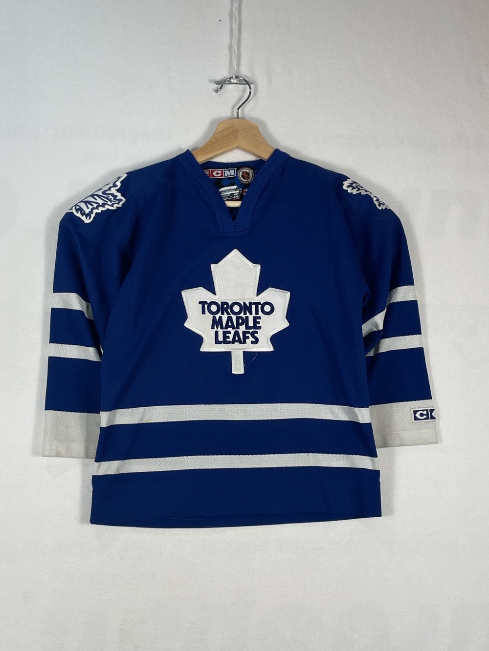 Vintage CCM Toronto Maple Leafs NHL Hockey Blue Jersey YOUTH Boys Sz S/M
